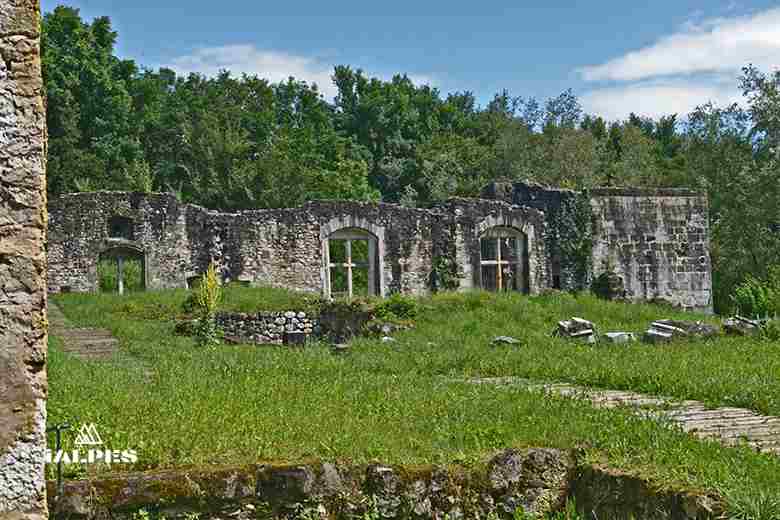 Ruines du château de Thommas, Savoie