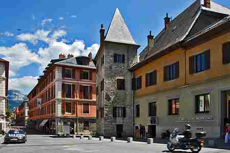 Place du château à Chambéry