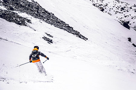 Val Thorens, descente dans la poudreuse